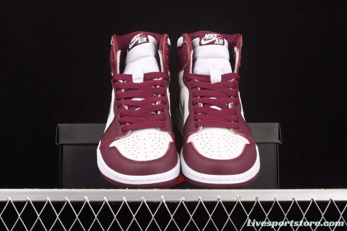 Air Jordan 1 Retro High OG Bordeaux Bordeaux burgundy high top basketball shoes 555088-611