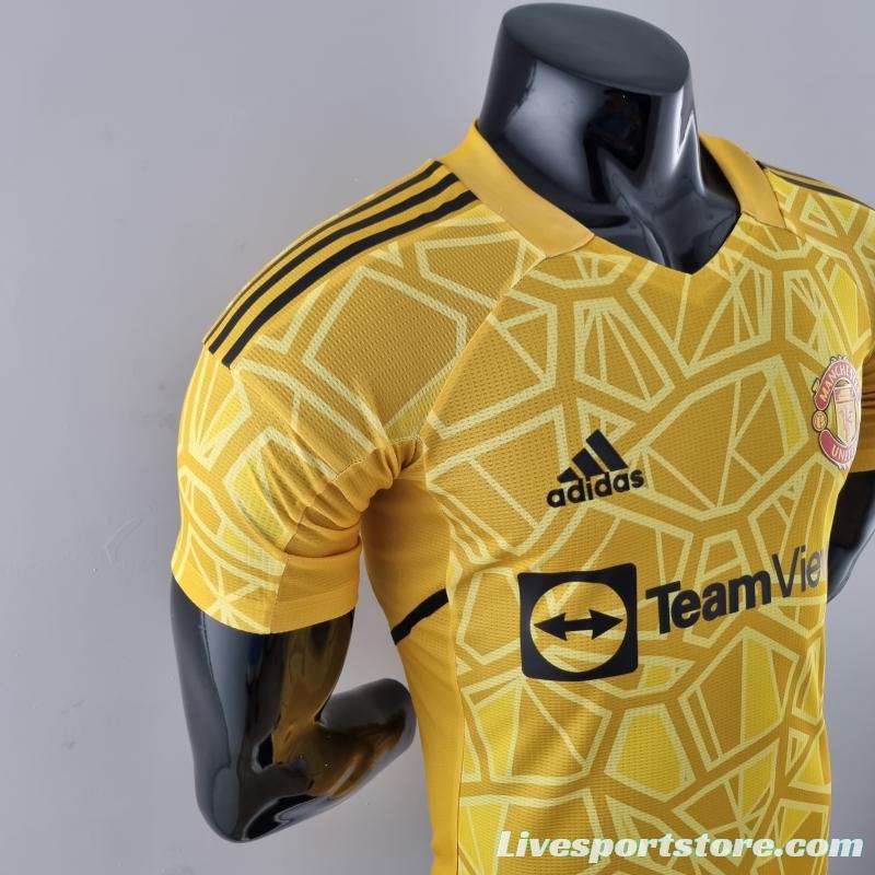 Player Version 22/23 Manchester United Yellow Goalkeeper